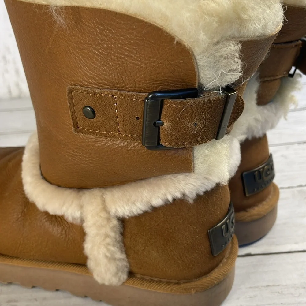 UGG Vintage Chestnut Airhart Boots